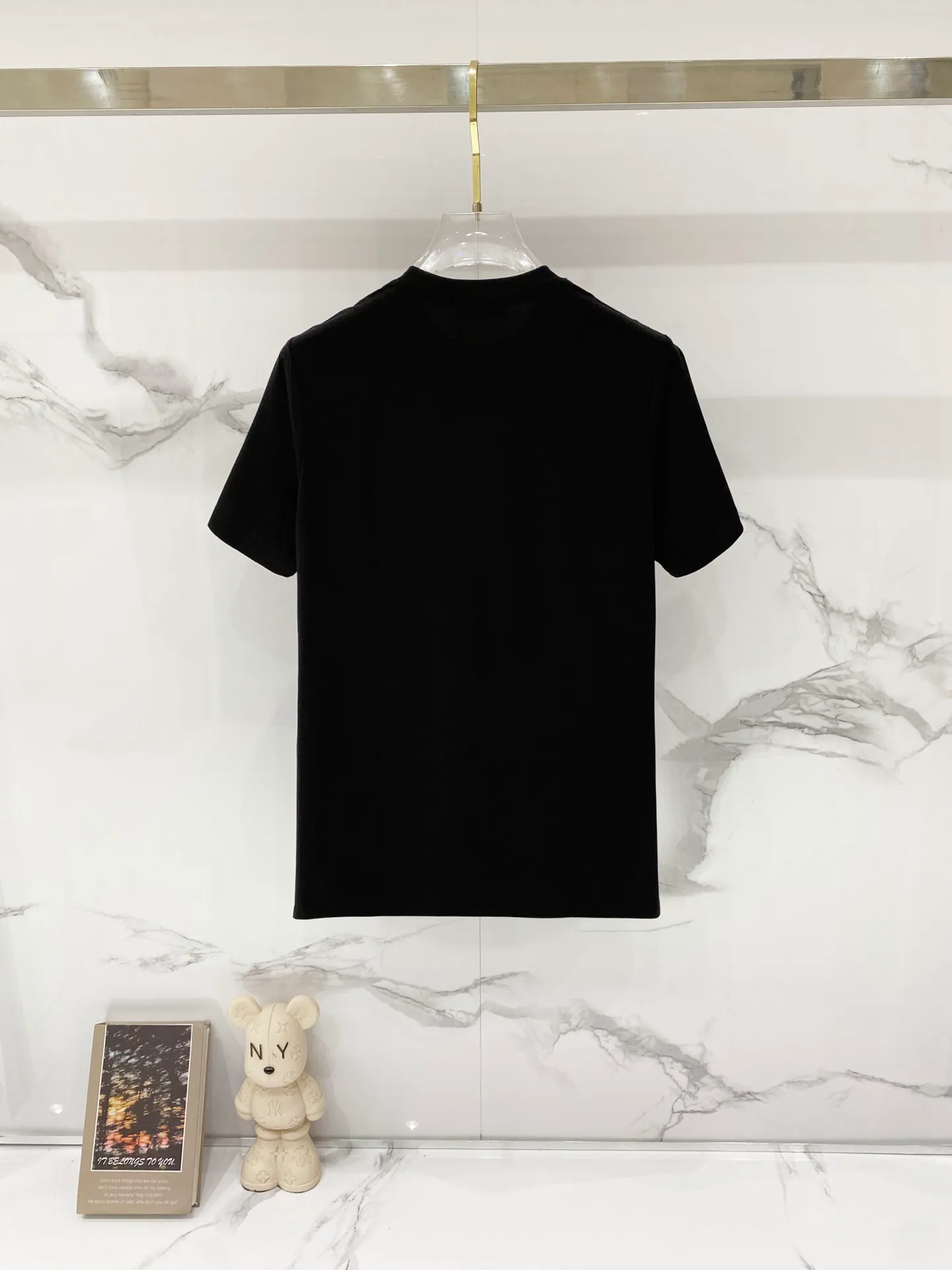 BALMAIN/Balmain - mercerized cotton gram T-shirt for men and women, micro-marked letters on the chest, bronzing LOGO printing, pure quality, original fabric 100% cotton, Versatile fashion, light luxury trend, tag, collar label, wash, three labels complete Size: S-2XL Color: Black.White.Light Green.